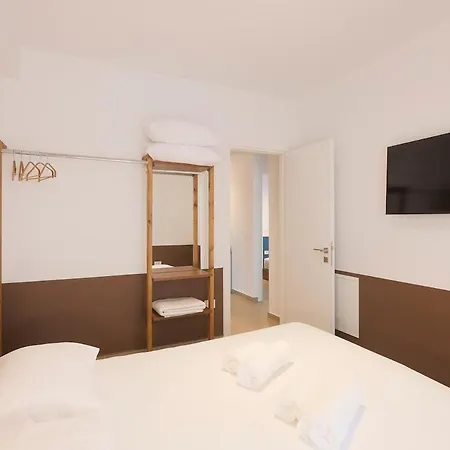 Aiora Urban Oasis - Sky Terrace, Jacuzzi & Bbq Appartement *