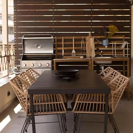 Aiora Urban Oasis - Sky Terrace, Jacuzzi & Bbq